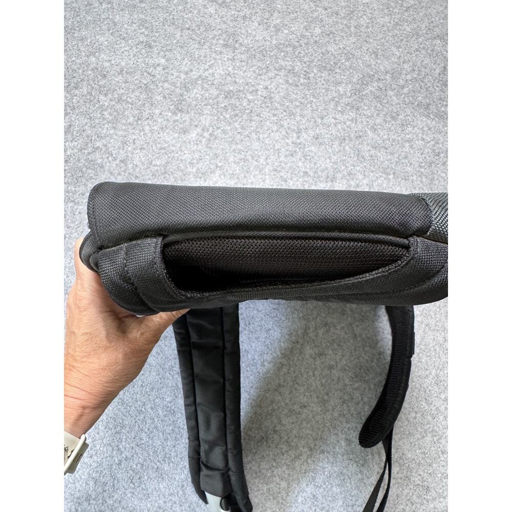 TUMI T-Tech 5104D Black Nylon One Shoulder Sling Backpack Crossbody5 - Picture 13 of 15